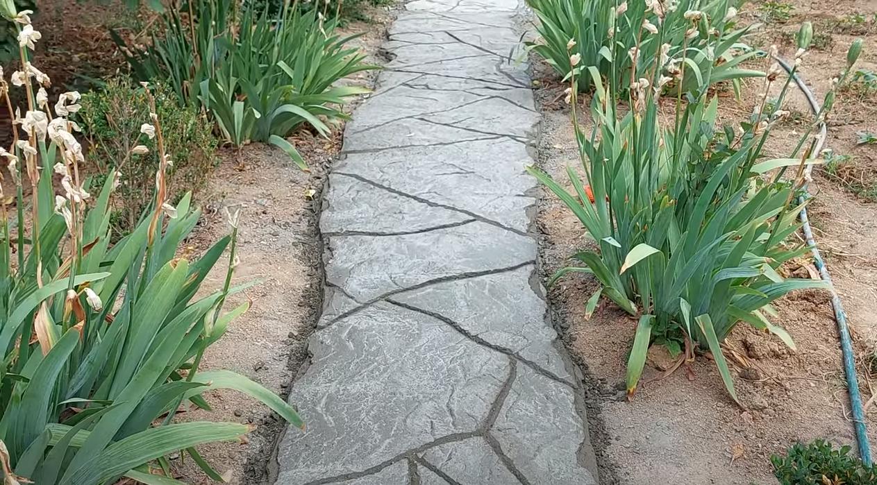 Как сделать декоративную садовую дорожку из бетона без опалубки