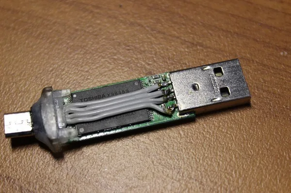 Дополнительный порт MicroUSB на флешку своими руками