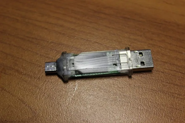 Дополнительный порт MicroUSB на флешку своими руками