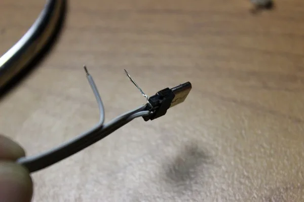Дополнительный порт MicroUSB на флешку своими руками
