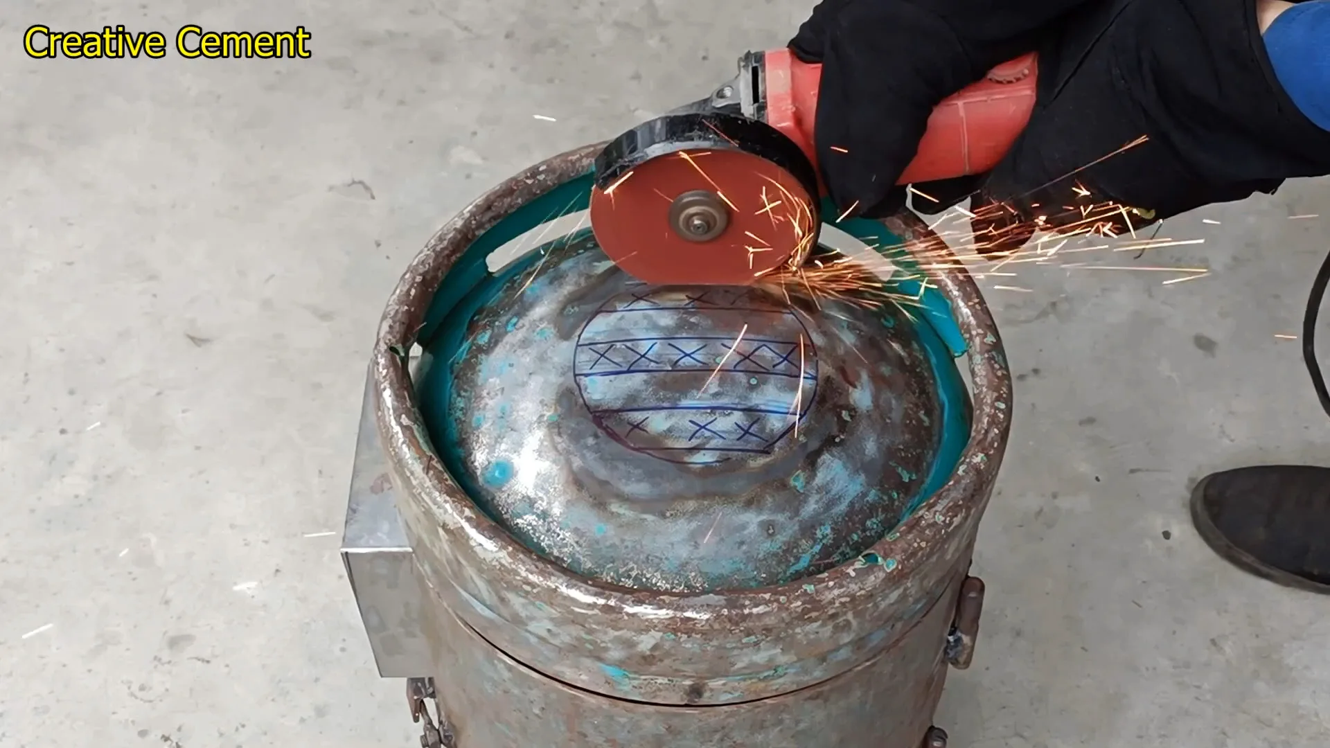 Печь 2 в 1 из старого газового баллона с духовкой и плитой для готовки