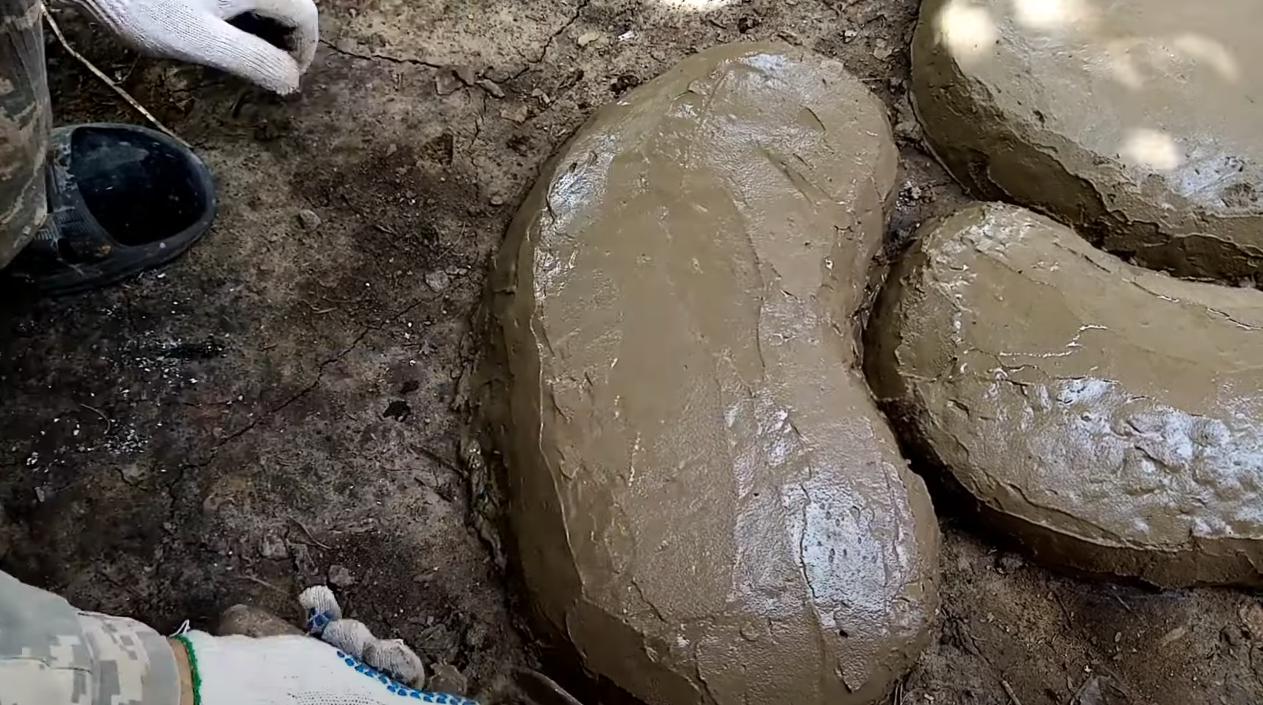 Как сделать садовую дорожку из самодельных «булыжников»