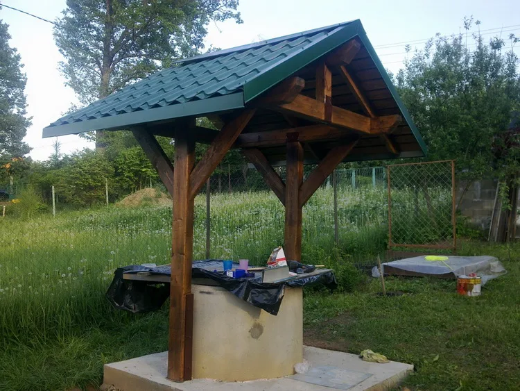 Домик для дачного колодца своими руками
