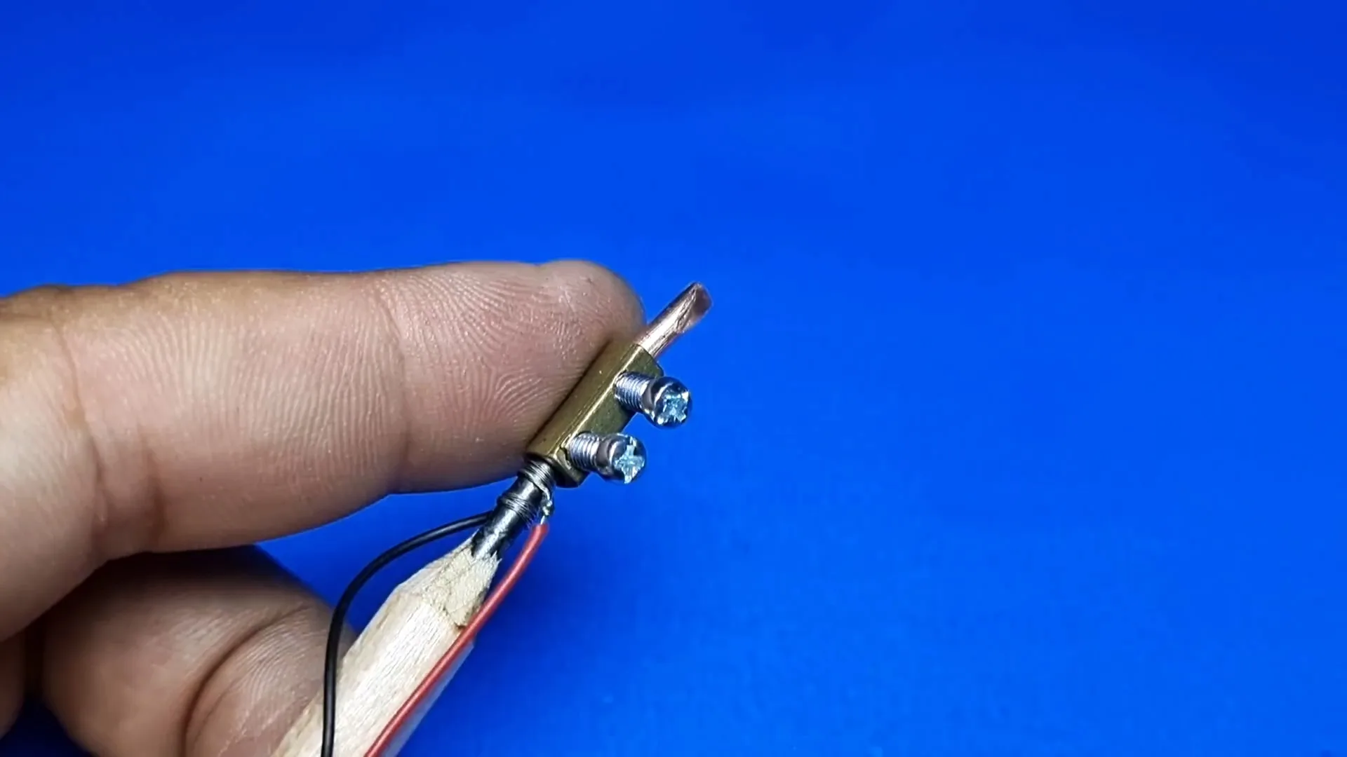 Как быстро сделать паяльник из карандаша 5 В
