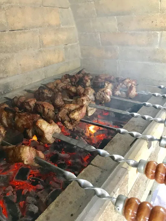 Беседка и мангал своими руками на даче (38 фото)