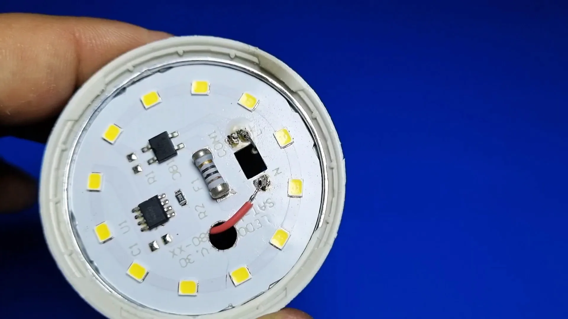 Как сделать автоматическую LED лампу из обычной