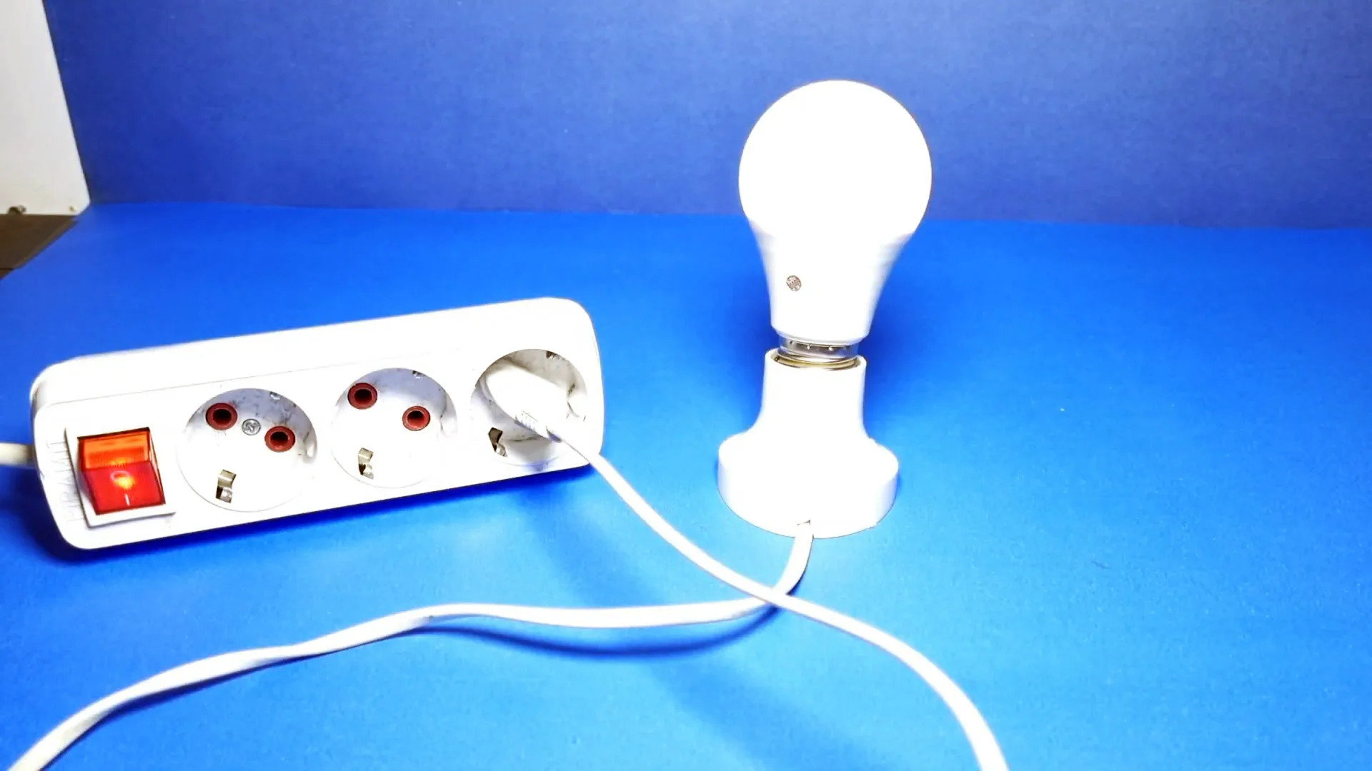 Как сделать автоматическую LED лампу из обычной