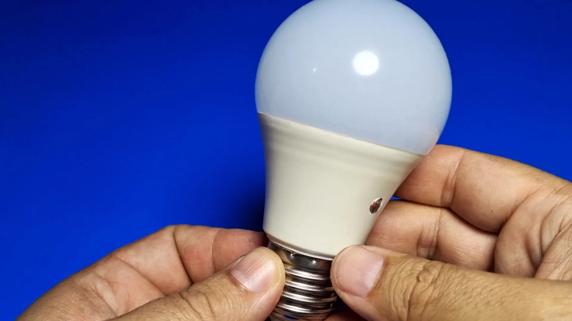 Как сделать автоматическую LED лампу из обычной