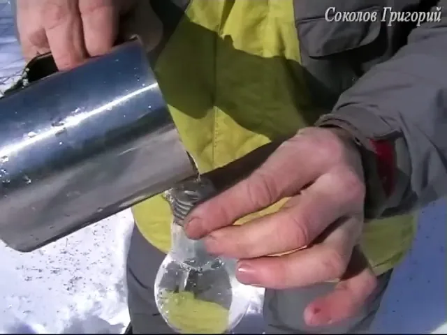 Как добыть огонь при помощи лампочки
